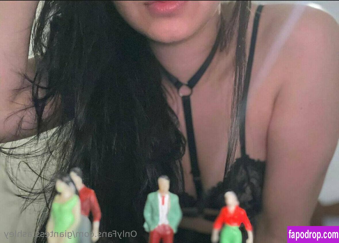 giantess.ashley / giantess.ashley5 leak of nude photo #0058 from OnlyFans or Patreon