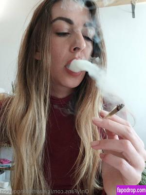 ginasmokingqueen photo #0050