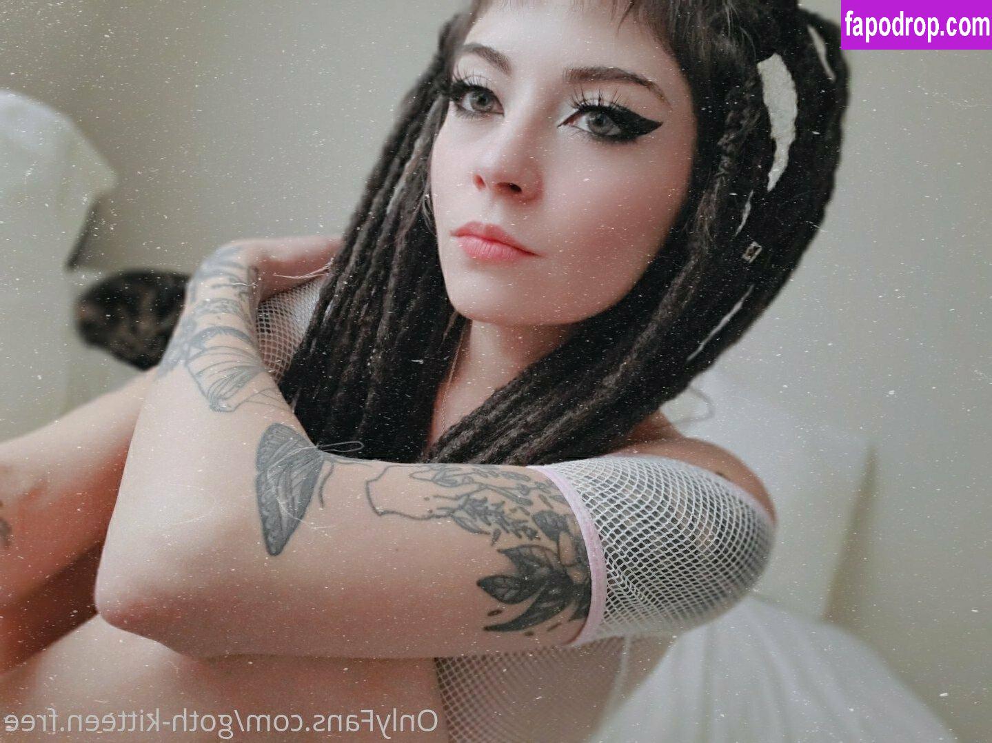 goth-kitteen.free / gothicgirl120 leak of nude photo #0064 from OnlyFans or Patreon