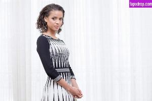 Gugu Mbatha-Raw leak #0065