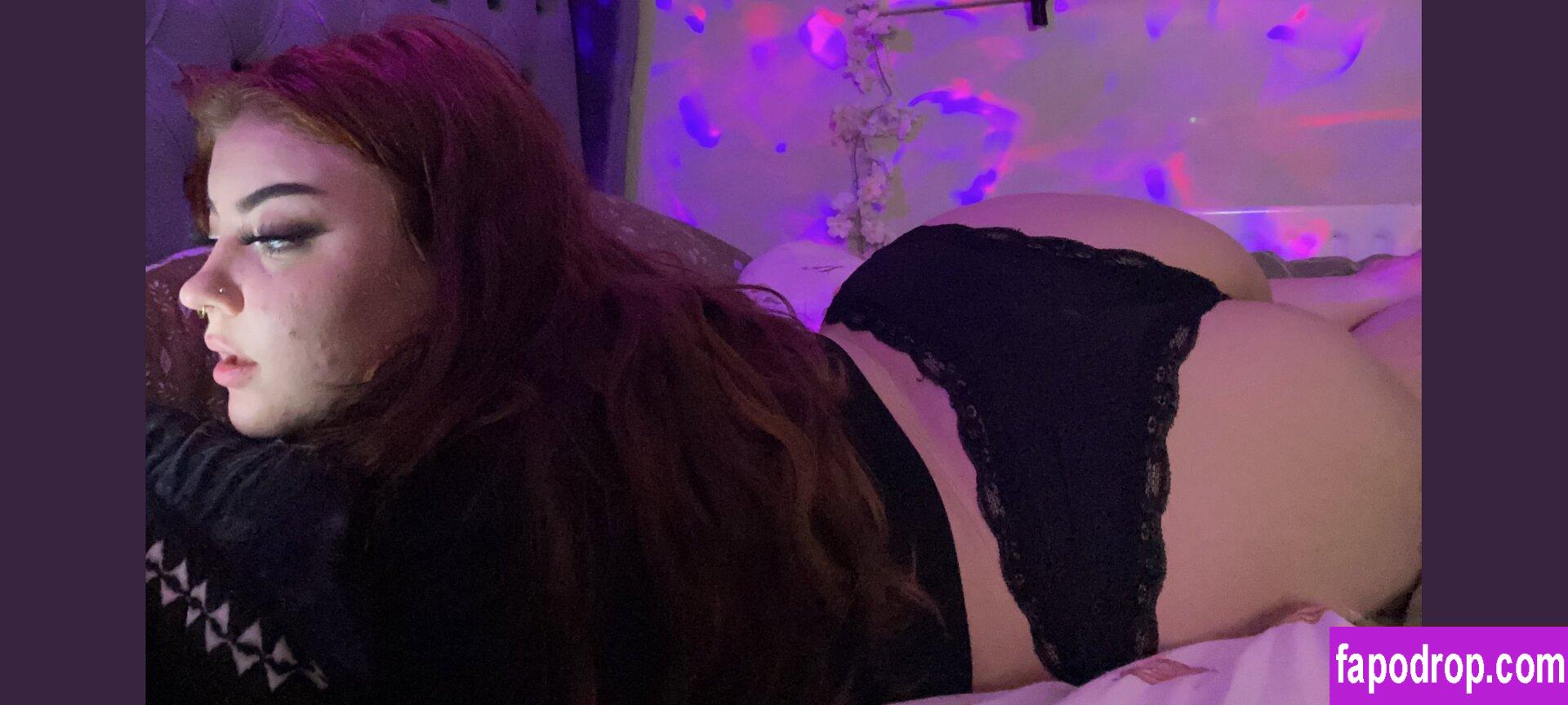 Holyhollyphoebe / shyphoebe leak of nude photo #0005 from OnlyFans or Patreon