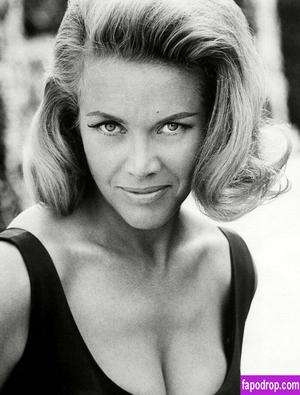 Honor Blackman photo #0001