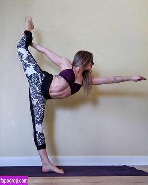 Hot Yoga Babe photo #0008