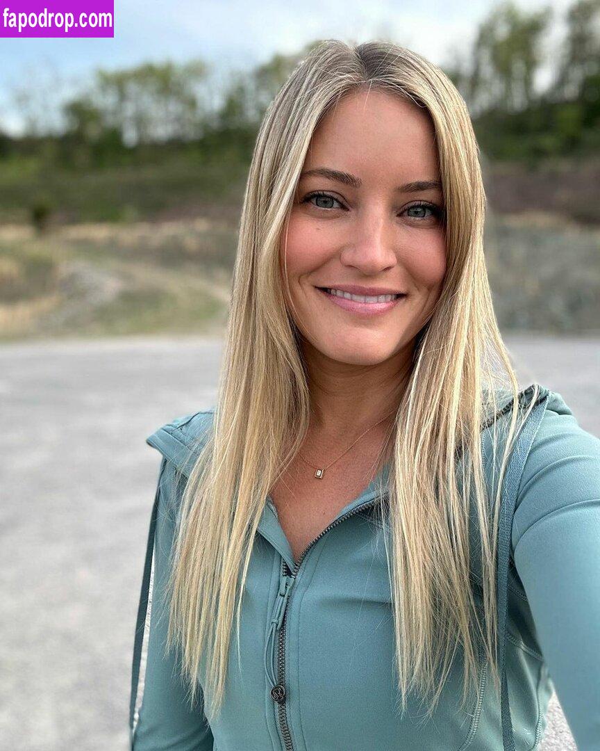 iJustine / Justine Ezarik слитое обнаженное фото #0131 с Онлифанс или Патреон