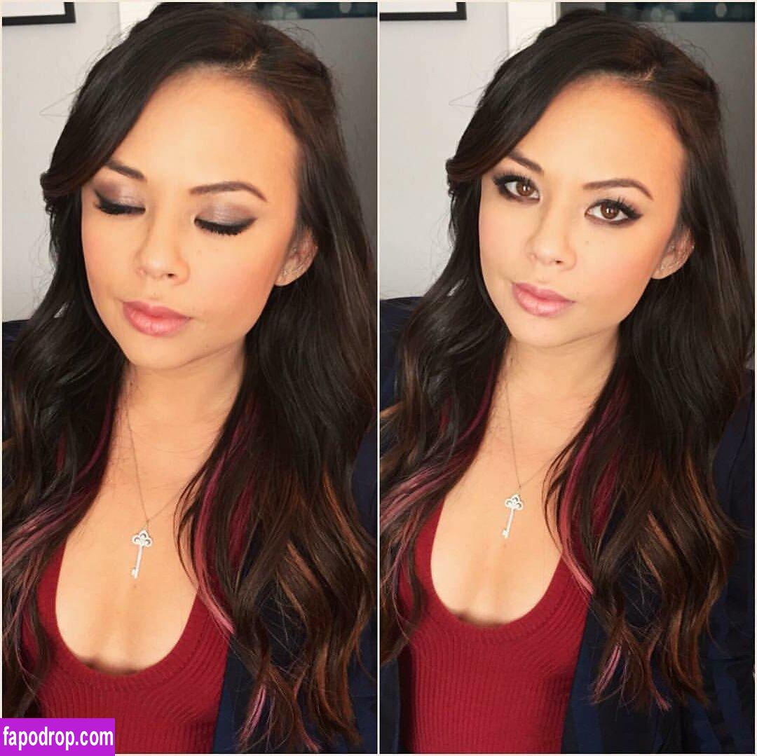 Janel Parrish /  слитое обнаженное фото #0113 с Онлифанс или Патреон