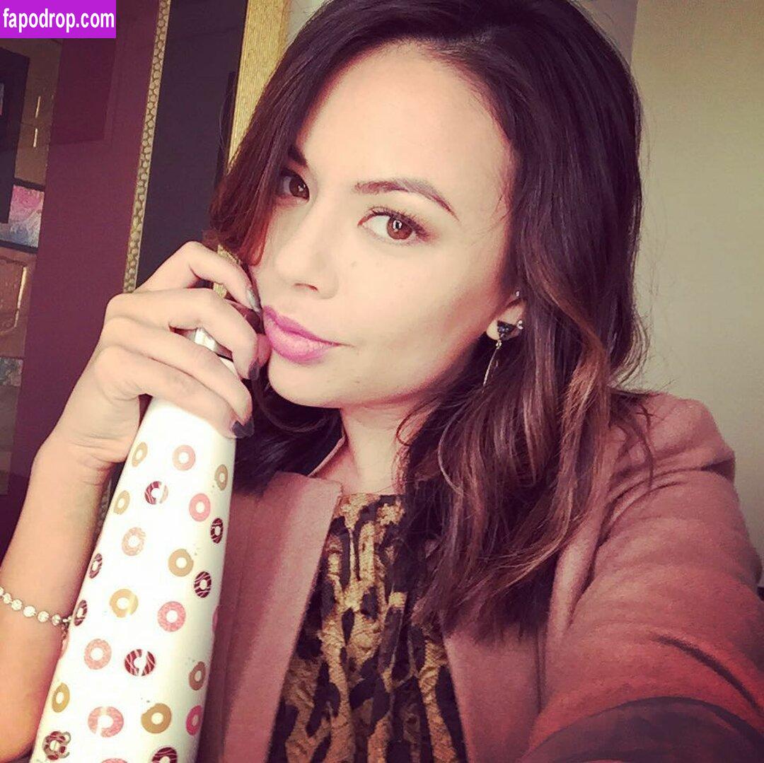 Janel Parrish /  слитое обнаженное фото #0127 с Онлифанс или Патреон