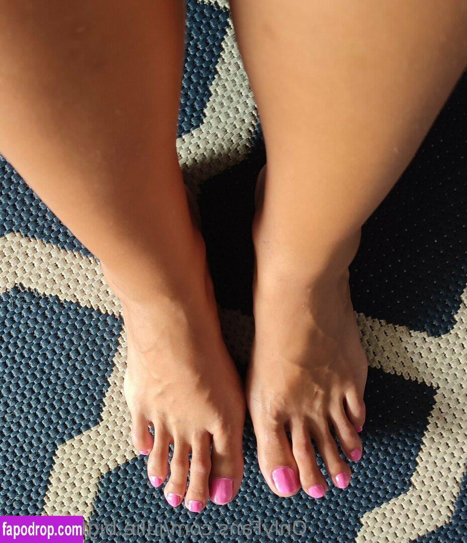 julie.bigfeet.free /  leak of nude photo #0011 from OnlyFans or Patreon