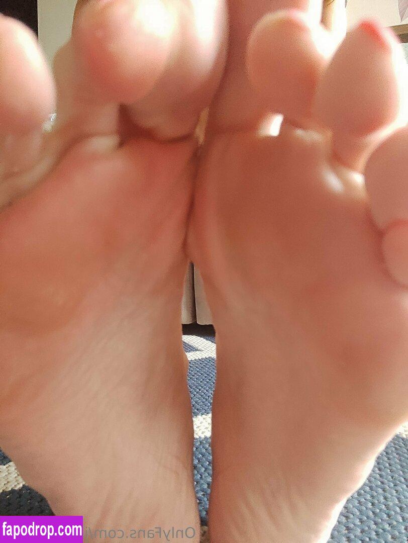 julie.bigfeet / juliesfeet leak of nude photo #0067 from OnlyFans or Patreon