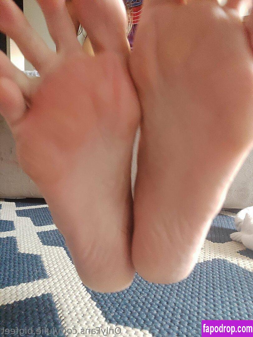 julie.bigfeet / juliesfeet leak of nude photo #0068 from OnlyFans or Patreon