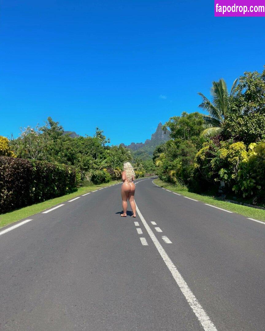 kaylanegs / kayla_itsines leak of nude photo #0063 from OnlyFans or Patreon
