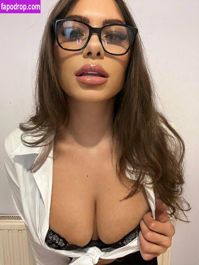 kenza01 / Kenza / Kenza00 / _kenza00 / _kenza01 leak of nude photo #0028 from OnlyFans or Patreon