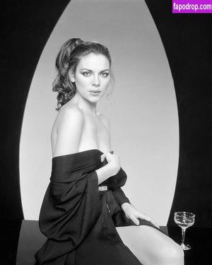 Kim Cattrall photo #0083