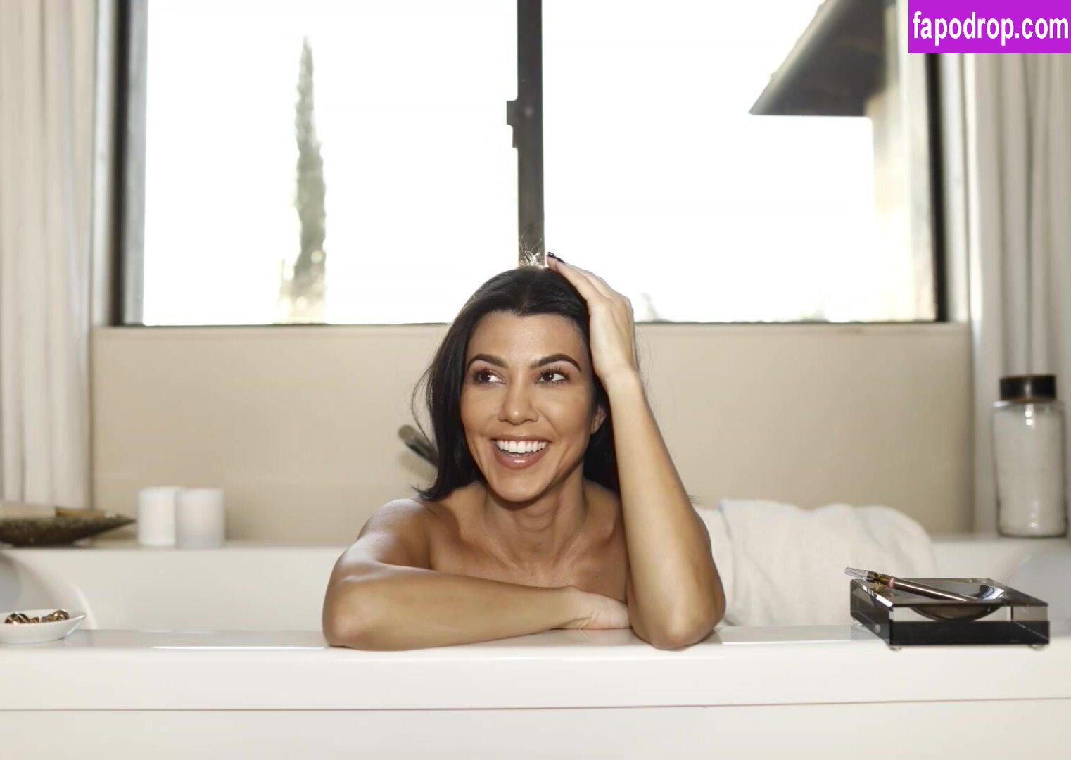 Kourtney Kardashian / kourtneykardash слитое обнаженное фото #0486 с Онлифанс или Патреон