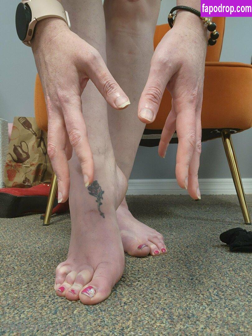 ladylovetoes / ladytoess leak of nude photo #0034 from OnlyFans or Patreon