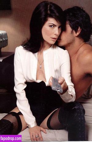 Lara Flynn Boyle photo #0003