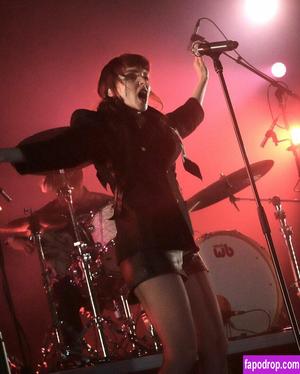 Lauren Mayberry photo #1171