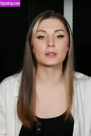 Lauren Southern photo #0019