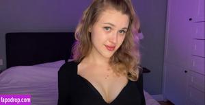 Lily ASMR photo #0006