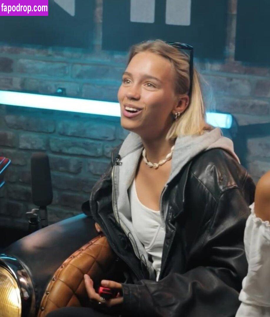 Lisa und Lena / lisaandlena слитое обнаженное фото #0072 с Онлифанс или Патреон