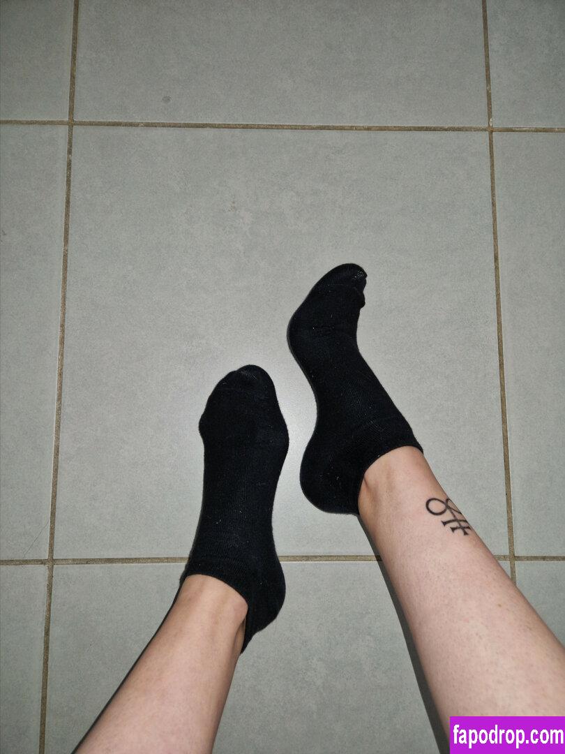 Livie Feet / LivieFeet / tattoo_french_feet слитое обнаженное фото #0007 с Онлифанс или Патреон