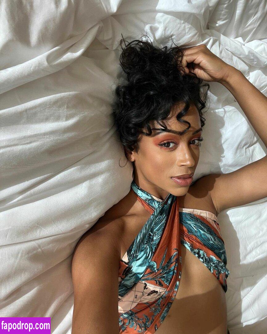 Liza Koshy / lizakoshy leak of nude photo #0032 from OnlyFans or Patreon