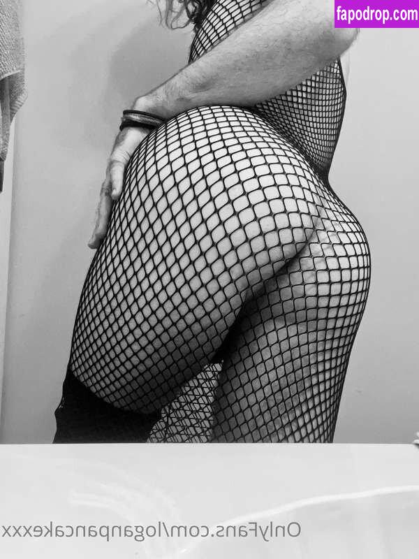 Logan Cakes / https: / logancakesxxx / loganscakes leak of nude photo #0005 from OnlyFans or Patreon