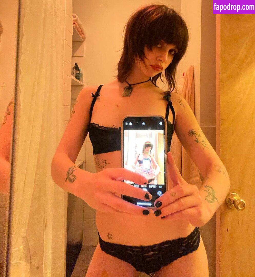 lolabllue / iused2bethehorsegirl leak of nude photo #0022 from OnlyFans or Patreon