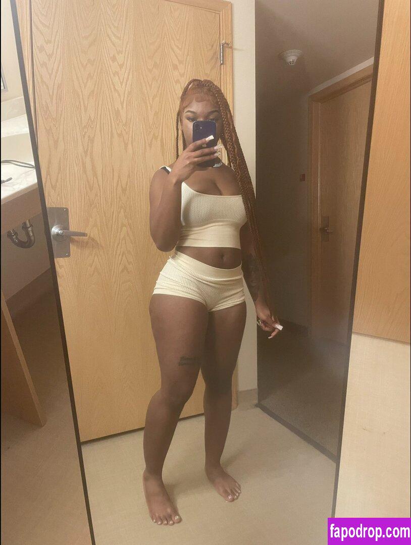 LoveableMillz / Theyadorejamelia18 / loveablevillain / saramills631 leak of nude photo #0014 from OnlyFans or Patreon