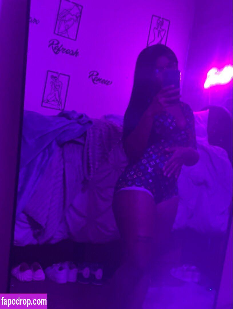 LoveableMillz / Theyadorejamelia18 / loveablevillain / saramills631 leak of nude photo #0023 from OnlyFans or Patreon