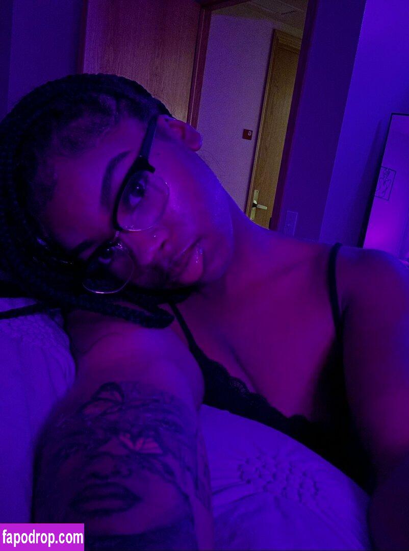 LoveableMillz / Theyadorejamelia18 / loveablevillain / saramills631 leak of nude photo #0024 from OnlyFans or Patreon