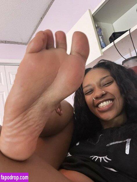 LoveLeeFeet / loveleefeet_ leak of nude photo #0010 from OnlyFans or Patreon