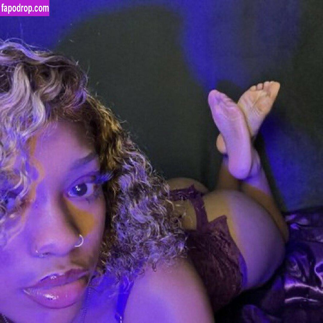 LoveLeeFeet / loveleefeet_ leak of nude photo #0012 from OnlyFans or Patreon