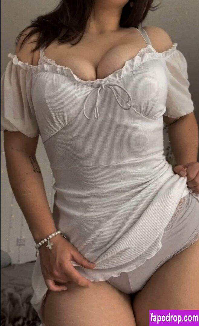 Lularobs / iamlulaaa leak of nude photo #0093 from OnlyFans or Patreon