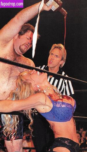 Madusa photo #0020