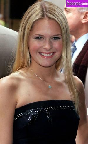 Maggie Lawson photo #0006