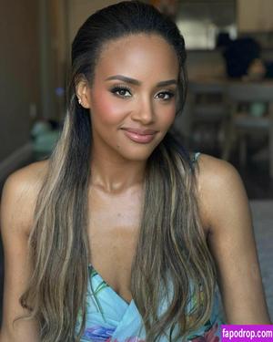 Meagan Tandy photo #0037