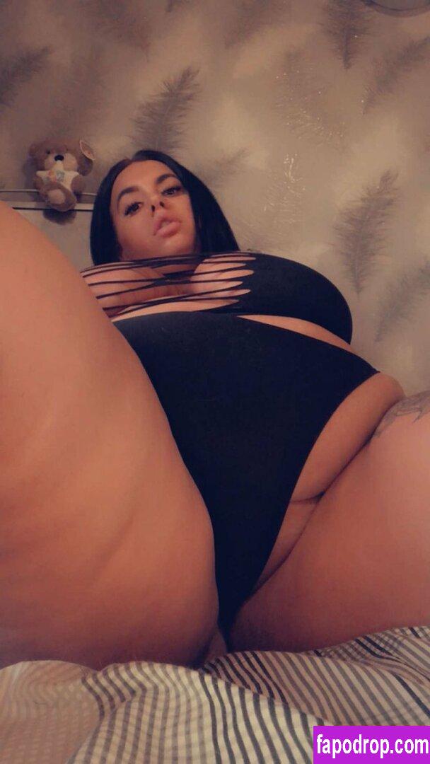 meg_bxxx / megan_barton1 / megscurves leak of nude photo #0021 from OnlyFans or Patreon