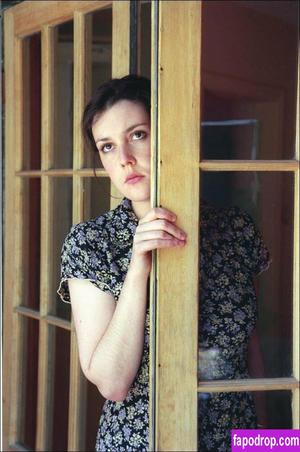 Melanie Lynskey photo #0038