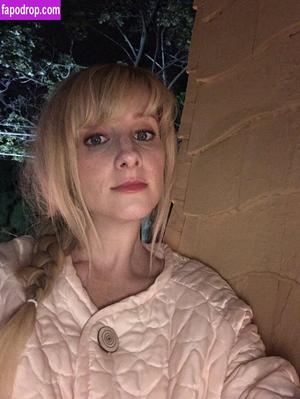 Melissa Rauch leak #0030