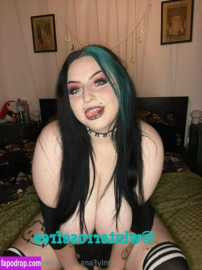 mirellastarkfree / itsmikaa_xx leak of nude photo #0155 from OnlyFans or Patreon