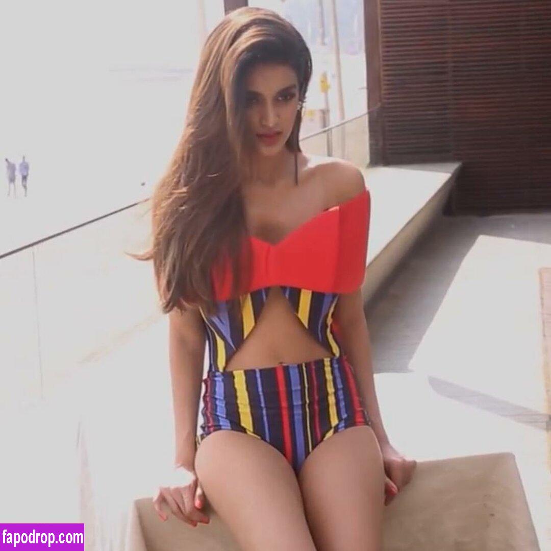 Nidhhi Agerwal / nidhhiagerwal слитое обнаженное фото #0003 с Онлифанс или Патреон