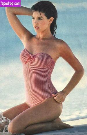 Phoebe Cates photo #0010