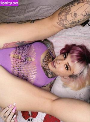 Pink Suicide leak #0005