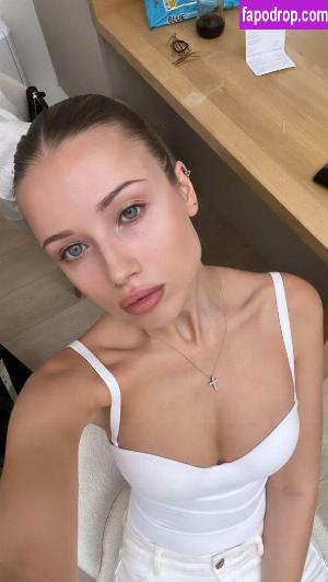 Polina Malinovskaya leak #0943