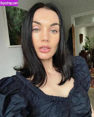 Poppy Corby Tuech слив #0001