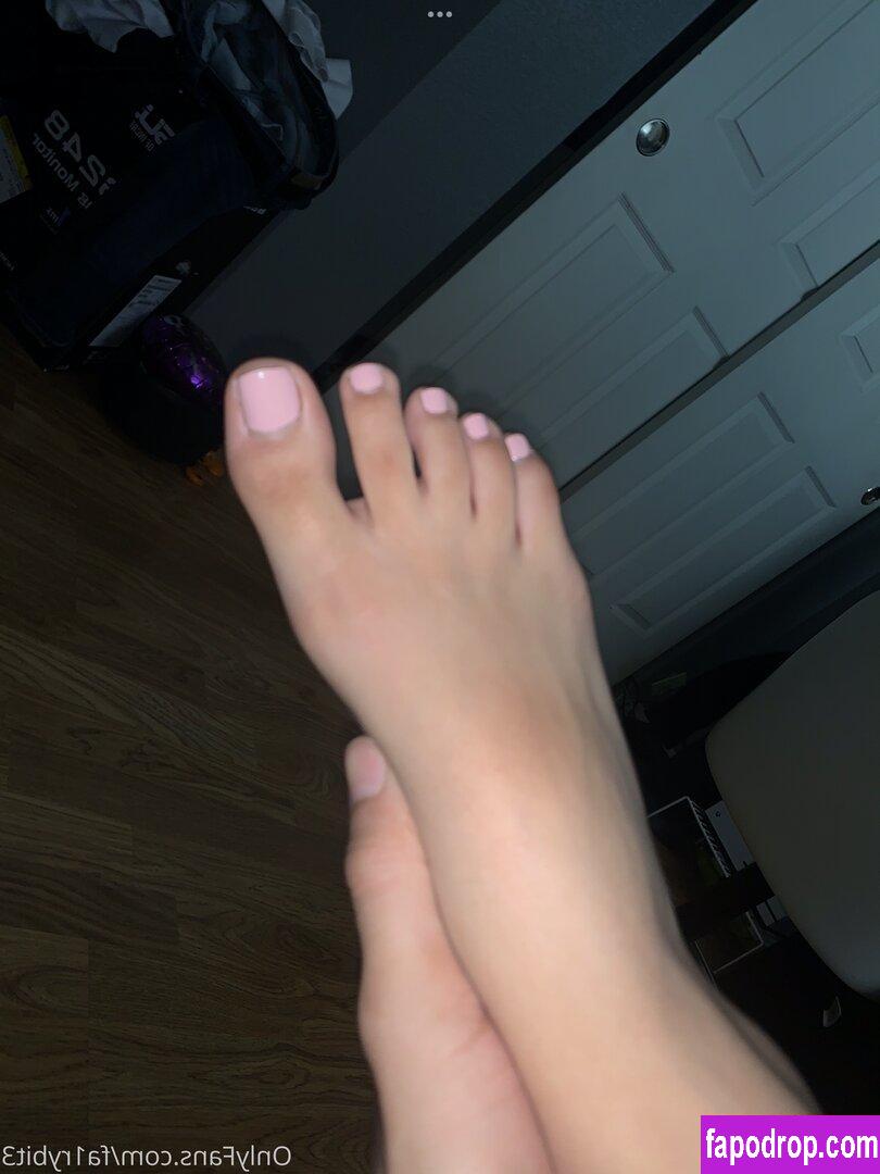 Pretty Feet / prettyfeet_of / prettytoes6969 leak of nude photo #0186 from OnlyFans or Patreon