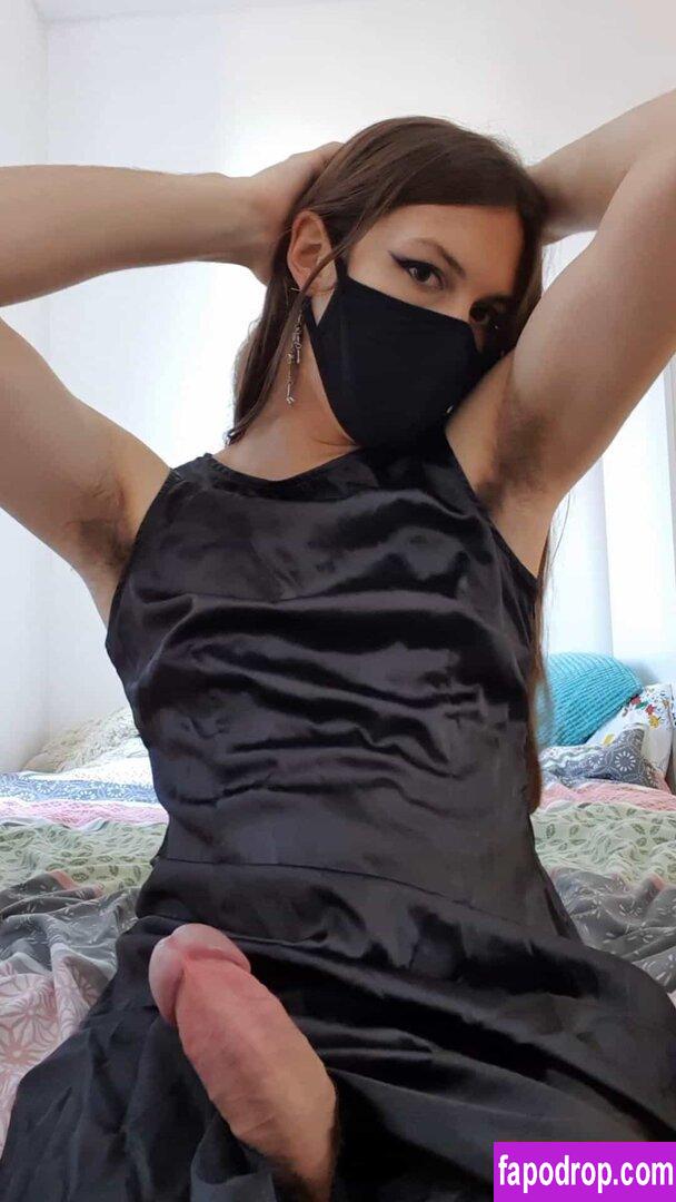 prettylittleiris / itsirisb_ leak of nude photo #0045 from OnlyFans or Patreon