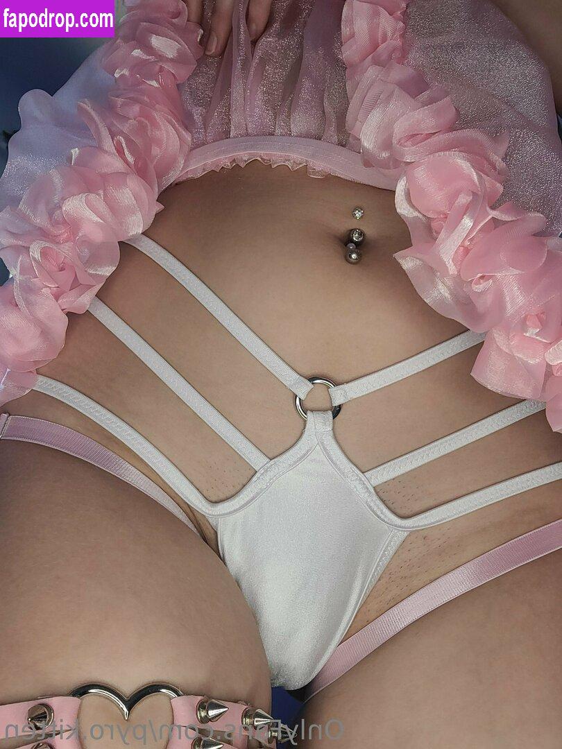 Pyro Kitten / its_pyro_kitten / pyro.kitten / pyrokitten leak of nude photo #0422 from OnlyFans or Patreon