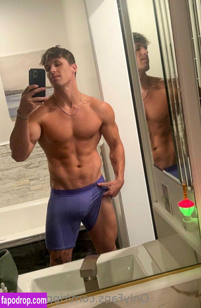 rippedshow /  leak of nude photo #0003 from OnlyFans or Patreon
