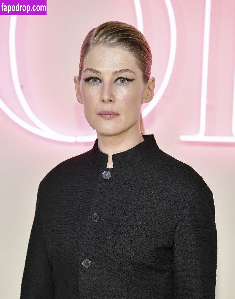 Rosamund Pike / mspike leak of nude photo #0105 from OnlyFans or Patreon